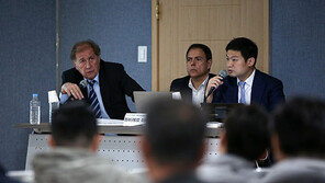[현장리포트] ‘강단 선’ 대표팀 코칭스태프, “효율적인 축구 & 긍정의 마음으로 16강”