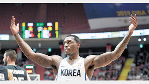 가슴엔 ‘코리아’ 등엔 ‘라건아’… 亞경기 출동