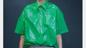 ‘비닐 셔츠’ 한 장에 100만 원? 아무리 명품 브랜드가 내놨다지만…