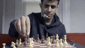 MIT가 개발한 생각을 읽는 웨어러블 기기 '알터 이고'