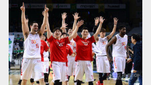 ‘3점슛 15방’ 문경은 소원 푼 SK, 우승이 눈앞에 왔다