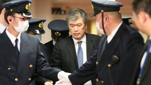 日재무성 사무차관, 성희롱 파문 확산…“가슴 만져도 돼?” 녹음 파일 공개