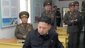 ‘골초 김정은’ 올들어 담배-재떨이 사진 사라져