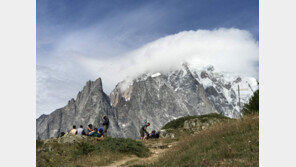 [Enjoy Life]서유럽 최고봉 정취 만끽 ‘12일 여정’ 몽블랑 트레킹