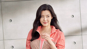 [Enjoy Life]도심형 컬러로 ‘시티러닝룩’ 세련되게 입자