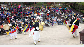 “청남대로 가족 손잡고 꽃나들이 오세요”