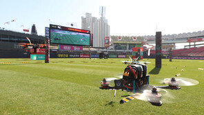 KT 야구장서 LTE 레이싱 드론 시연