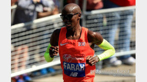 ‘장거리 볼트’ 모 패라, 영국 마라톤 신기록