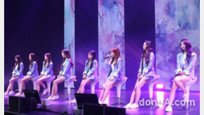 [동아포토]러블리즈, 성숙한 감성 무대