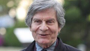 [퇴근길 피플]기 소르망 “한국은 가짜 민주주의 체제…대통령 권한 내려놓아야”