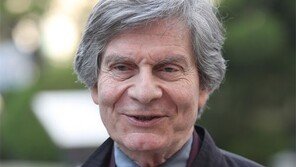 “균형감 약한 한국사회, 댓글 조작에 휘둘려”