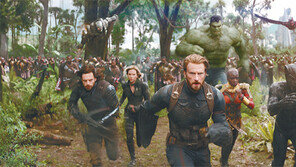 영웅 23명 ‘마블 종합선물’… 막판 30분 전투신 볼거리 잔치