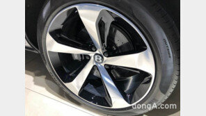 [베이징모터쇼]벤틀리 ‘벤테이가 V8’ 아시아 최초 공개