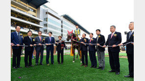 윈스턴 처칠이 꿈꿨던 우승마 마주…당신도 될 수 있습니다