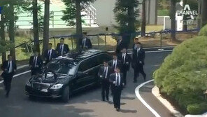 김정은 전용차는 10억짜리 ‘벤츠 S600 풀만 가드’…수류탄도 못 뚫는 방탄차