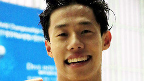 평영 샛별 문재권, 첫날 몸풀듯 대회신