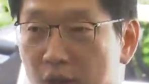 김경수, 경찰 출석…“특검 아니라 더한 조사도 응할 것”