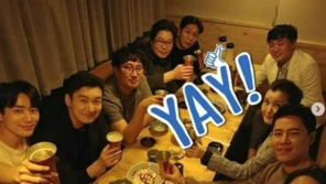 ‘비밀의 숲’ 출연진, 백상예술대상 후 뒤풀이…누리꾼 “또 모였네, 훈훈”