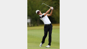 ‘11년차’ 이동하, 단독선두로 매경오픈 반환점 통과