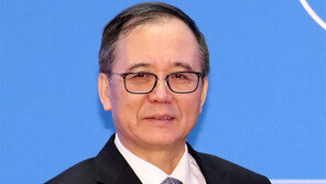 중학 교과서에 나오는 한자 잘못 읽어 망신살… 베이징대 총장 “문혁 탓에 어휘-어법 못배웠다”