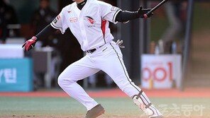 ‘4할 도전’ KT 유한준, 생애 첫 월간 MVP 수상