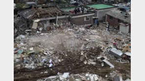 폭격 맞은듯… 가정집 LP가스 폭발해 2명 사망