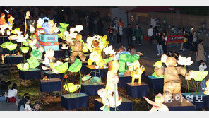 청계천 수놓은 형형색색 전통 등