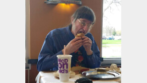 46년간 매일 ‘빅맥’ 2개 해치운 햄버거 마니아…어느덧 3만개 ‘꿀꺽’