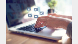 “최태원 회장 동거인 관련 악플·기사는 허위”…法 판단에도 계속되는 공방전