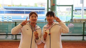 “중환자실 아버지께 큰 힘 될 것” …김연화, 女고등부 복식 2연패