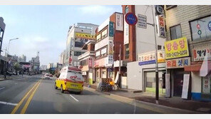 [영상]천안 구급차 탈취, 블랙박스 영상 공개…‘차체 흔들’ 광란의 질주