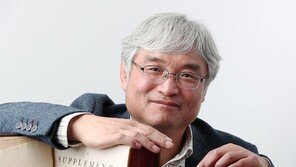 “헌책 사느라 1억” 백과사전에 빠진 남자