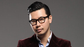 [스타일리포트③] “구두·양말은 ‘슈트 컬러 톤’으로”·“슈트에 맞는 포마드 업으로”