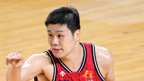 ‘거물 FA’ 조성민, LG는 잡으려 하지만…