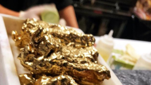 순금가루로 뒤덮인 닭날개 튀김 등장…이게 진짜 ‘치느님’