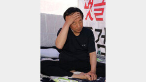 김성태 “노숙 단식 중단한다…진실 밝히기 위한 협상 계속 할 것”