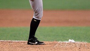 [베이스볼 브레이크] ‘최강 마무리’ 정우람의 140㎞대 직구, 타자들은 왜 못 칠까