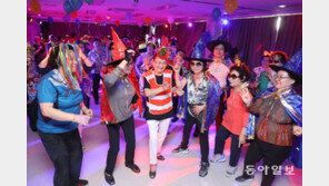 “막춤이 건강 유지 특효”, 대낮 클럽 찾는 노인들