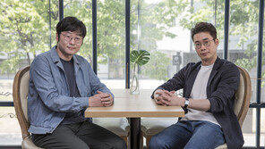 [인터뷰] 김주형·조효진 PD “넷플릭스 예능, TV만 하던 우리에게 신나는 도전이었죠”
