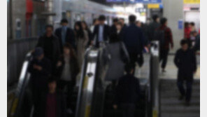 “역대급 출근길” “이젠 하다하다 낙뢰”…경의중앙선 운행 차질에 출근길 ‘난리’