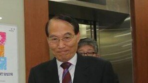 김만복 전 국정원장, 재단자금 불법인출 의혹…檢 수사 착수 