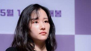 전종서 ‘공항 사진’에 갑론을박 무슨일?…“신인이라 놀랐을 뿐”