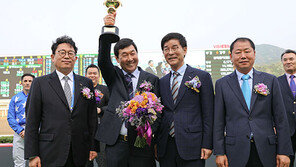 제21회 코리안더비 ‘엑톤블레이드’ 우승