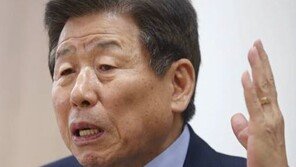 유인태 “노인네가 젊은 친구 기회 뺏는 건 도리 아냐” 출마설 부인 