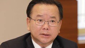 KTX 진상 승객에 호통 친 공무원…알고 보니 김부겸 장관?