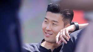 [포토] 손흥민 ‘여심 녹이는 미소’