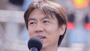 [포토] 홍명보 전무이사 ‘선수들의 활약 기대해요’