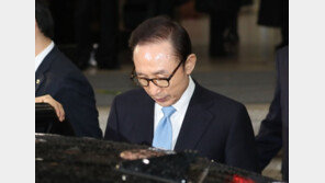 노무현 서거 9주기에 법정 서는 이명박, 1년 전 박근혜도…기묘한 우연