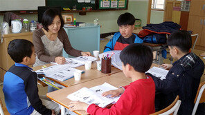 다문화가정에 희망 선물한 선생님… 전영숙 교사, 홍조근정훈장 수상
