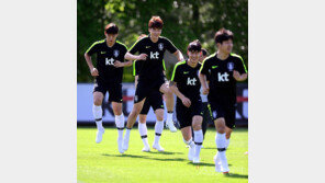 성용-흥민, “위기에서 더 강한 대한민국…신명나는 월드컵을 향해”